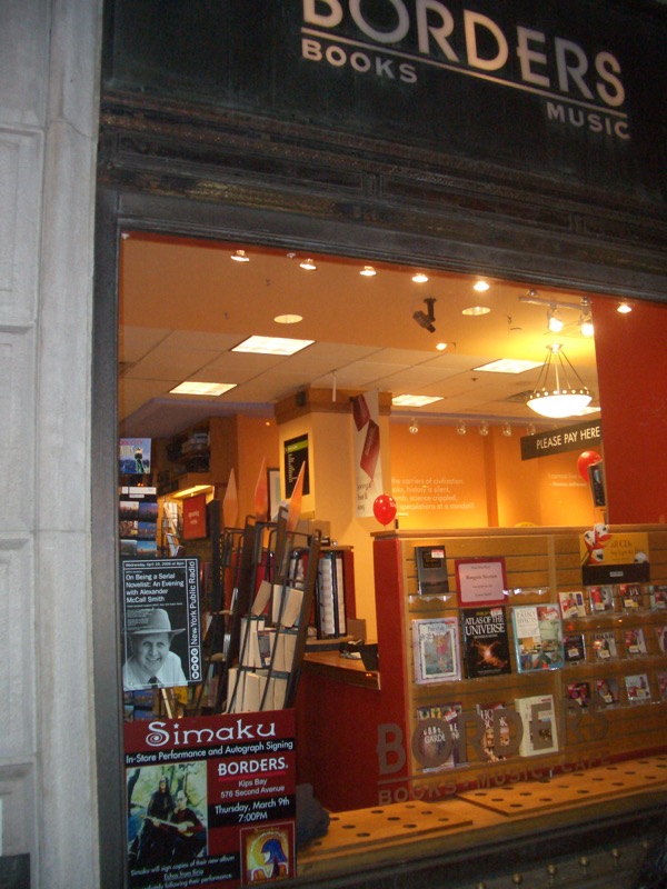 Simaku at Borders Bookstore
